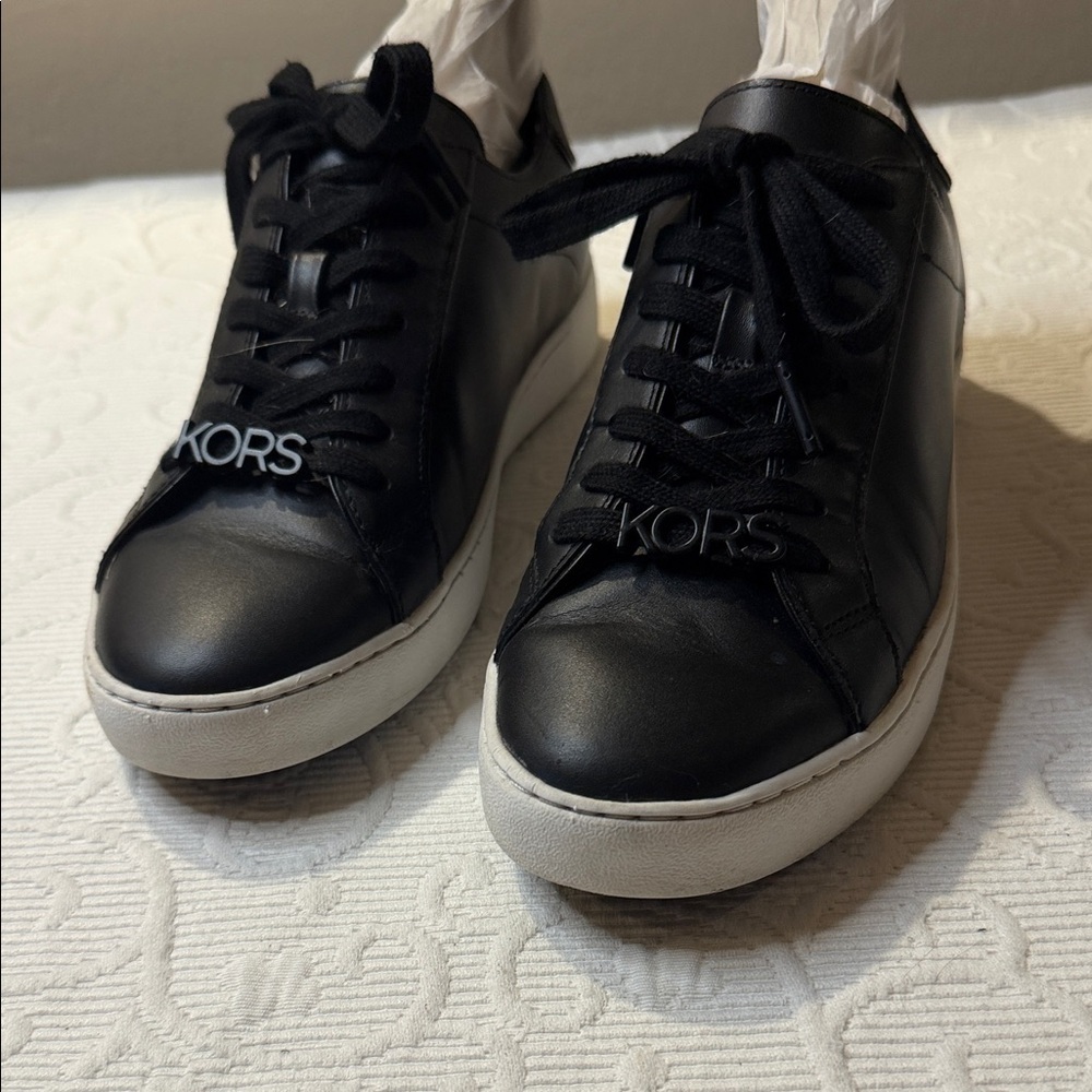 MICHAEL Michael Kors Black Leather Sneakers. Women’s 8.5.